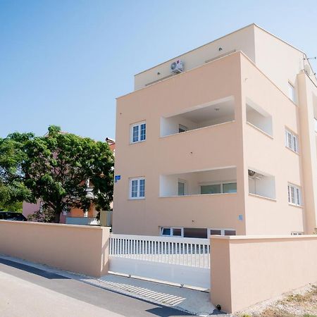 Apartments Sandrina Vrsi Exterior foto