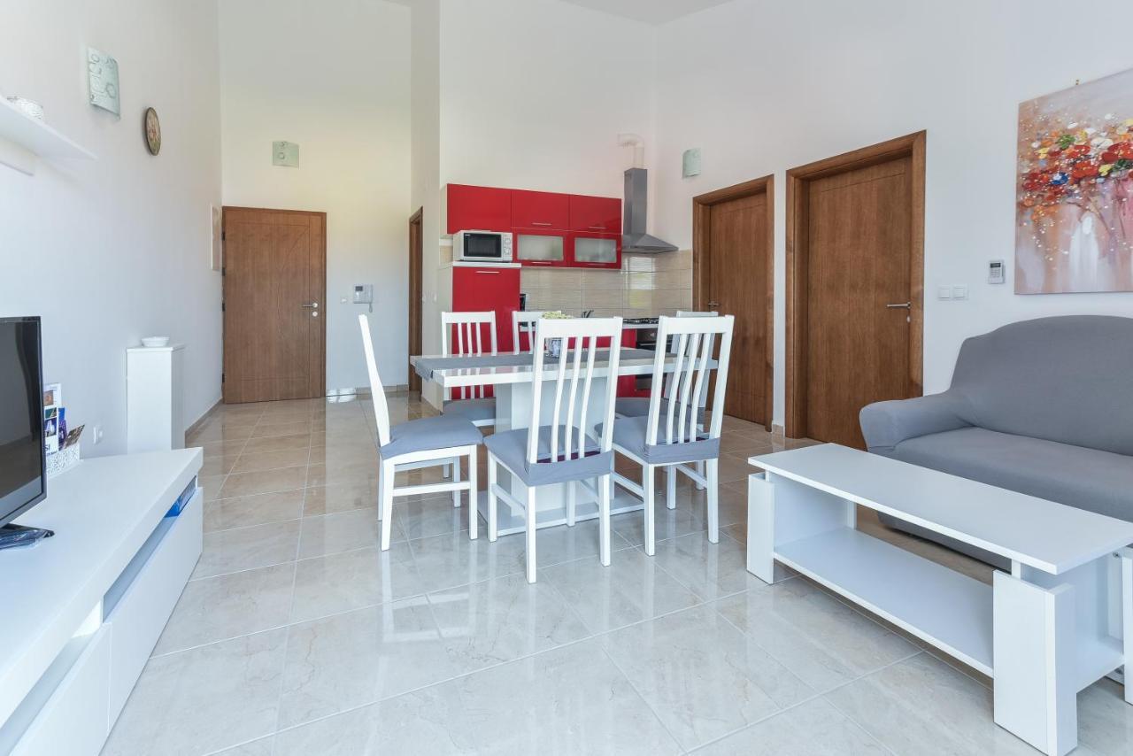 Apartments Sandrina Vrsi Exterior foto
